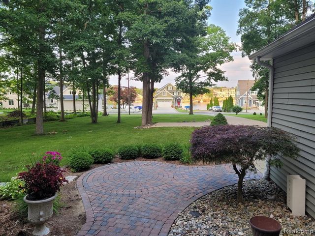 16290 Whitehead Drive, Linden, MI 48451