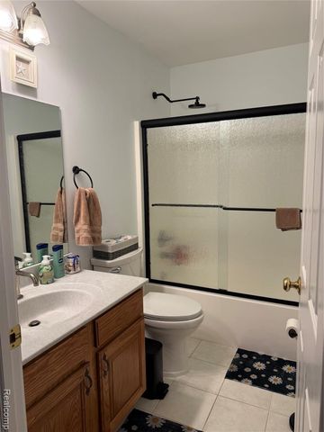 16290 Whitehead Drive, Linden, MI 48451