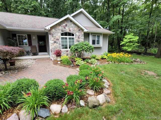 16290 Whitehead Drive, Linden, MI 48451