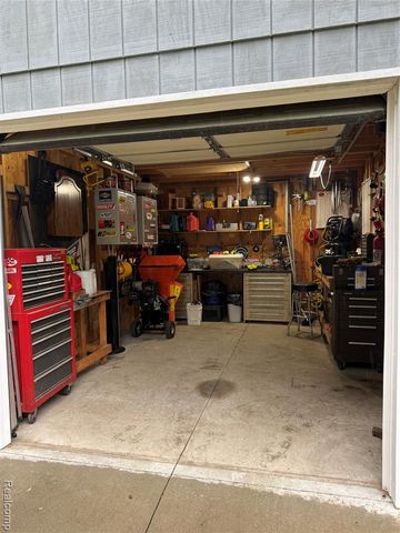 16290 Whitehead Drive, Linden, MI 48451