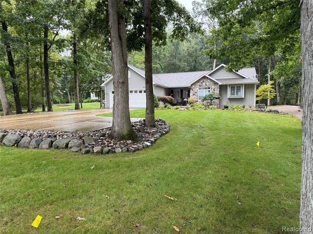 16290 Whitehead Drive, Linden, MI 48451
