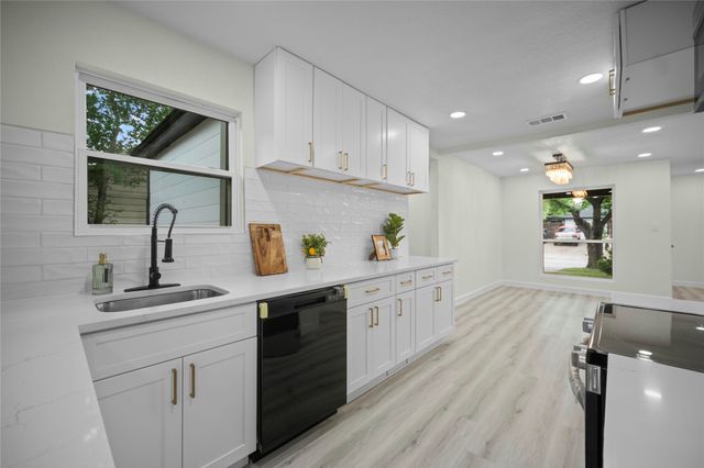 1110 Ryan Avenue, Carrollton, TX 75006