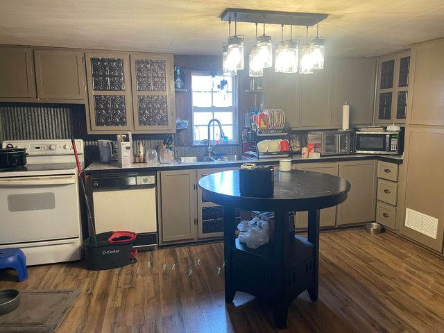 10256 Otter Drive, Neosho, MO 64850