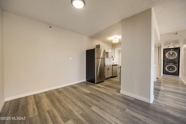 425 W Paseo Redondo Apt 5G, Tucson, AZ 85701