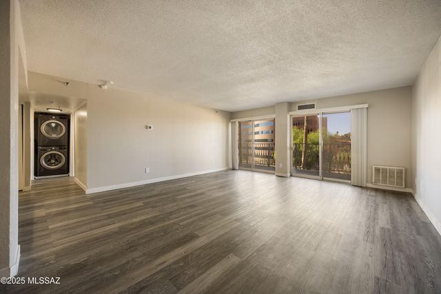 425 W Paseo Redondo Apt 5G, Tucson, AZ 85701