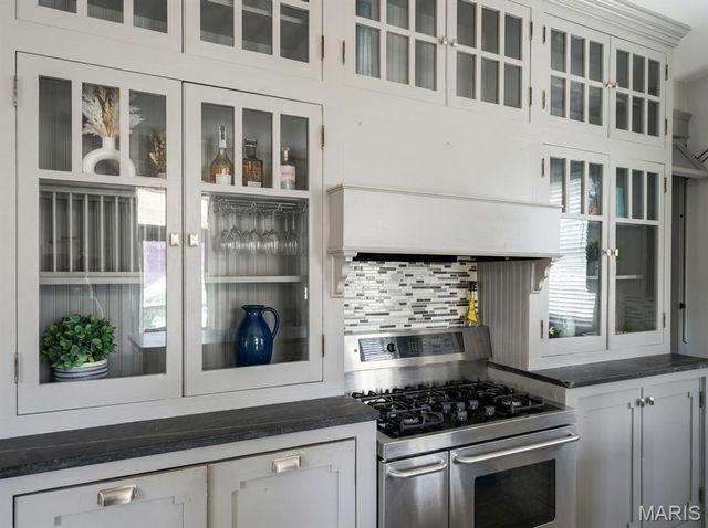 116 W Henry Street, Staunton, IL 62088