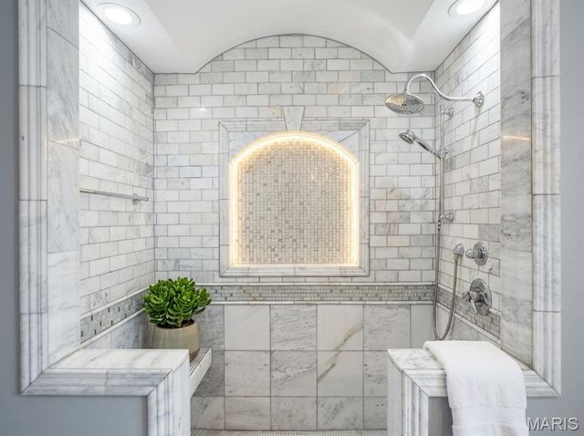 116 W Henry Street, Staunton, IL 62088