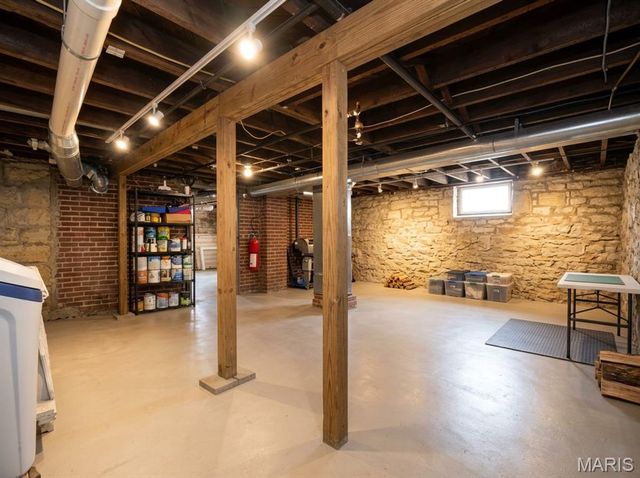 116 W Henry Street, Staunton, IL 62088