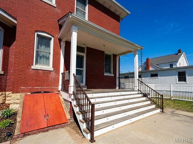 116 W Henry Street, Staunton, IL 62088