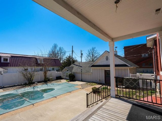 116 W Henry Street, Staunton, IL 62088