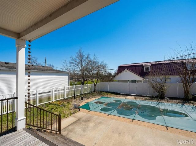 116 W Henry Street, Staunton, IL 62088