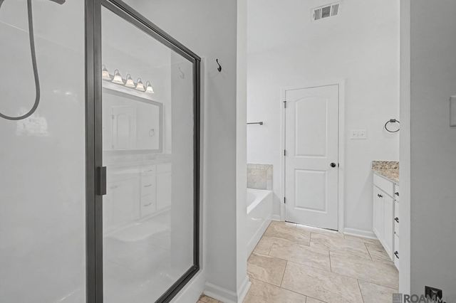 32440 Curtis Cove Ln, Denham Springs, LA 70706