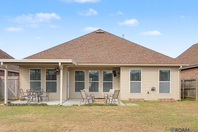 32440 Curtis Cove Ln, Denham Springs, LA 70706