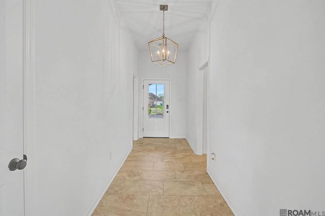 32440 Curtis Cove Ln, Denham Springs, LA 70706