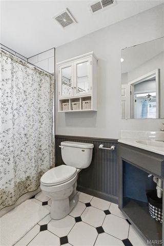 887 Dickson Street, St Louis, MO 63122