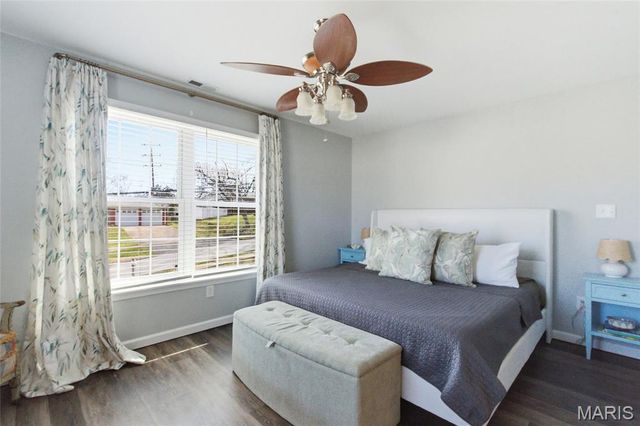 887 Dickson Street, St Louis, MO 63122