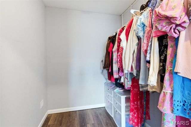 887 Dickson Street, St Louis, MO 63122