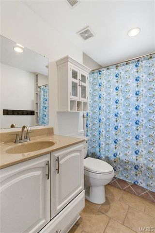 887 Dickson Street, St Louis, MO 63122