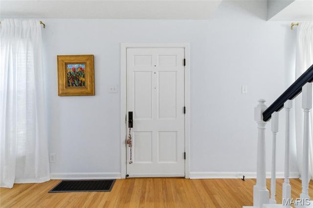 887 Dickson Street, St Louis, MO 63122