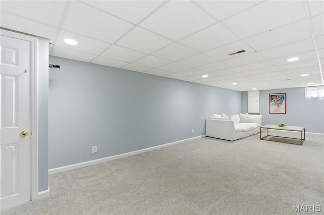 887 Dickson Street, St Louis, MO 63122