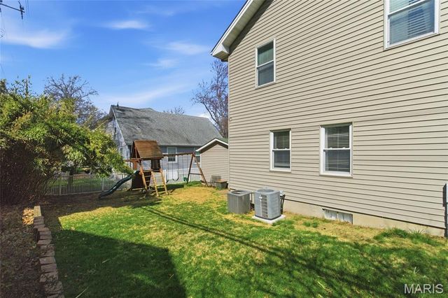 887 Dickson Street, St Louis, MO 63122