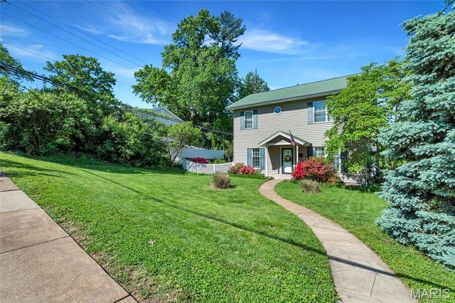 887 Dickson Street, St Louis, MO 63122