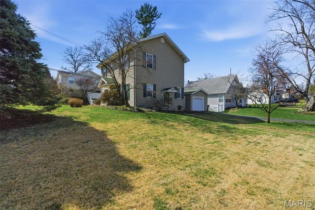 887 Dickson Street, St Louis, MO 63122