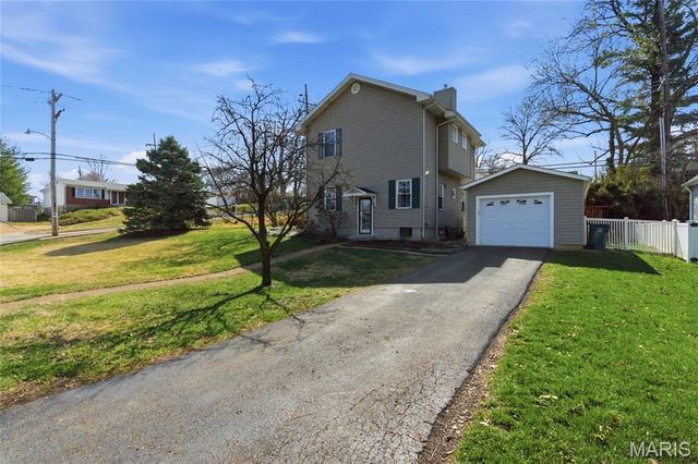 887 Dickson Street, St Louis, MO 63122