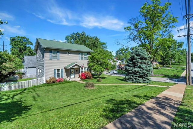 887 Dickson Street, St Louis, MO 63122