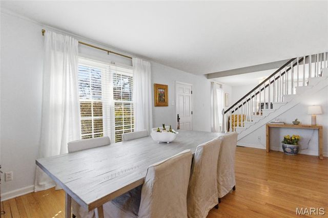 887 Dickson Street, St Louis, MO 63122