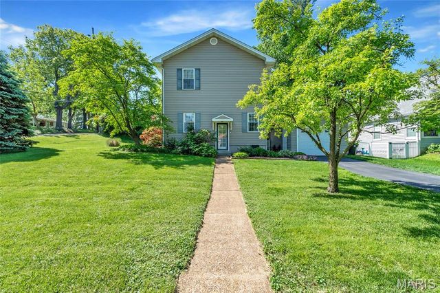 887 Dickson Street, St Louis, MO 63122