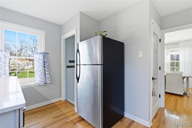 887 Dickson Street, St Louis, MO 63122