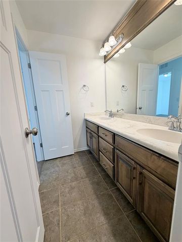 13300 SW 4th Terrace, Yukon, OK 73099