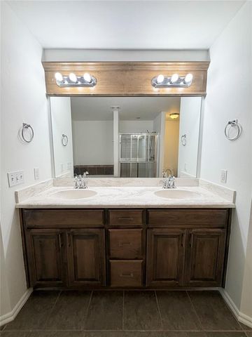 13300 SW 4th Terrace, Yukon, OK 73099