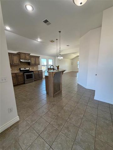 13300 SW 4th Terrace, Yukon, OK 73099