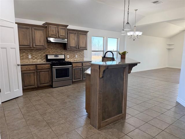 13300 SW 4th Terrace, Yukon, OK 73099