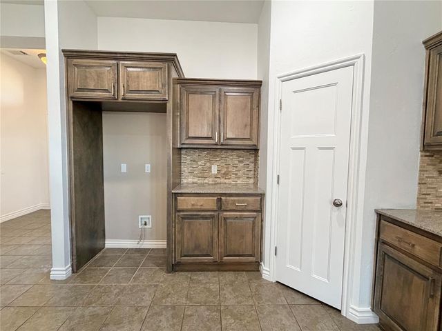 13300 SW 4th Terrace, Yukon, OK 73099