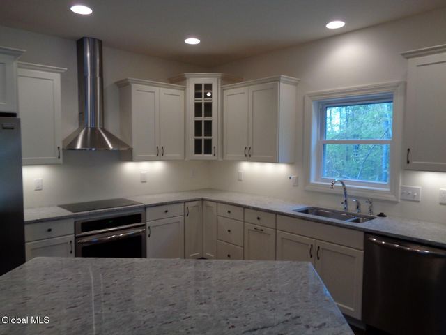 19 Jack Drive, Halfmoon, NY 12118