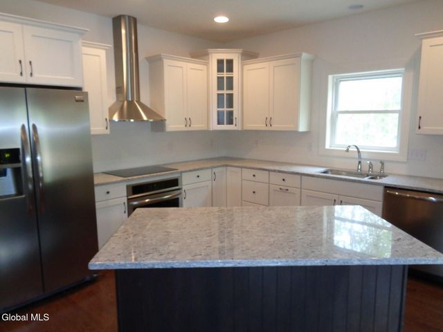 19 Jack Drive, Halfmoon, NY 12118