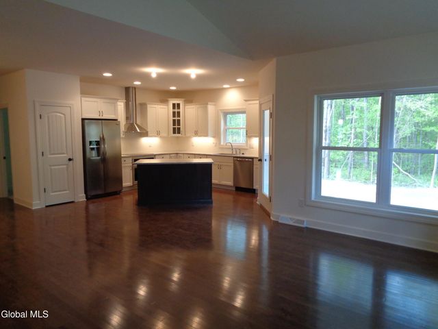 19 Jack Drive, Halfmoon, NY 12118