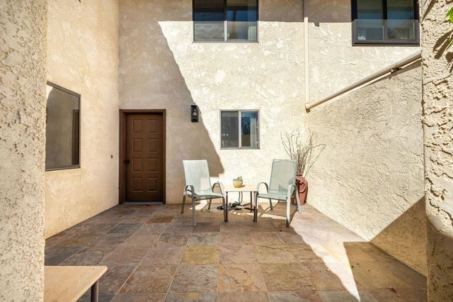 120 Willow Lake Drive, Palm Desert, CA 92260