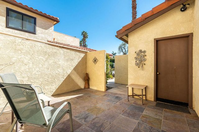 120 Willow Lake Drive, Palm Desert, CA 92260