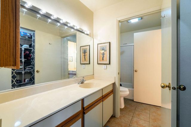 120 Willow Lake Drive, Palm Desert, CA 92260