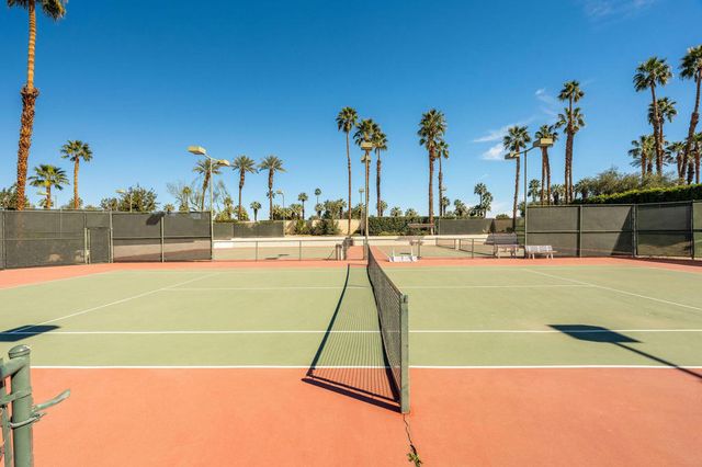 120 Willow Lake Drive, Palm Desert, CA 92260