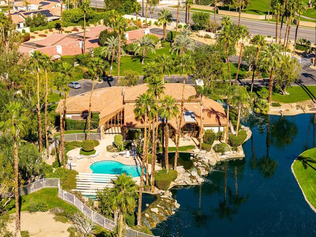 120 Willow Lake Drive, Palm Desert, CA 92260