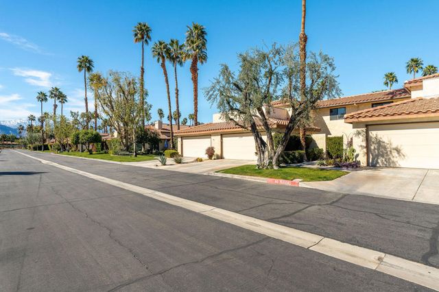 120 Willow Lake Drive, Palm Desert, CA 92260