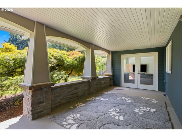 19335 SUNCREST Dr, West Linn, OR 97068