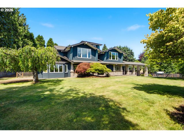 19335 SUNCREST Dr, West Linn, OR 97068