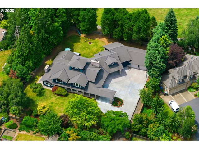 19335 SUNCREST Dr, West Linn, OR 97068