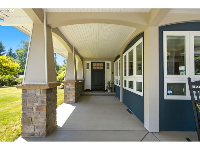19335 SUNCREST Dr, West Linn, OR 97068